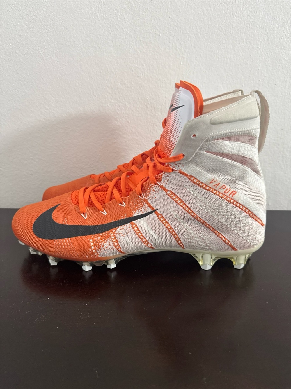 Nike Vapor Untouchable 3 Elite Flyknit Football Cleats AO3006-118 Men’s Size 16
